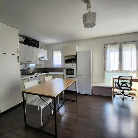 Le Pied A Terre Parisien - 77/94 *